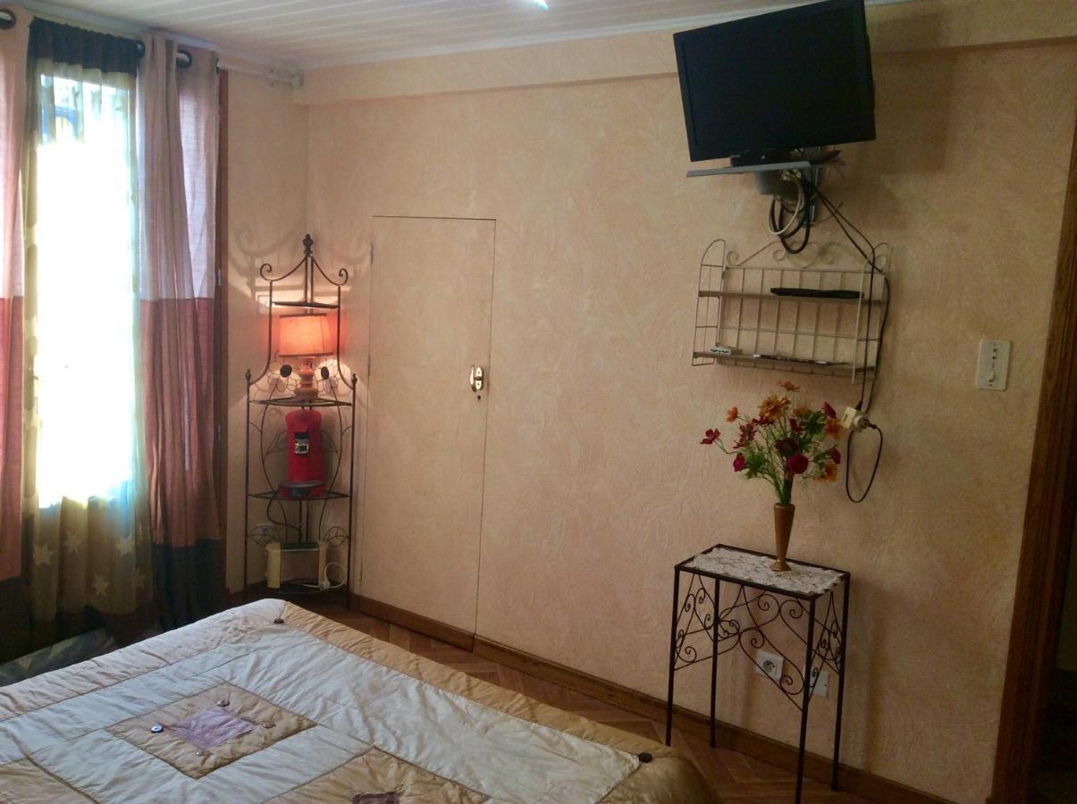 Chambre Independante + Sanitaire Pres Centre Ville Rignac  ภายนอก รูปภาพ